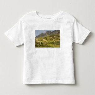 Camiseta De Bebé Lago Cecret con arcoíris sobre Devil's Castle,