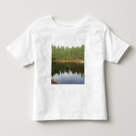 Camiseta De Bebé Lago de reflexión de árbol de pino