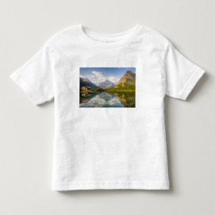 Camiseta De Bebé Lago Swiftcurrent con el hotel Many Glacier y
