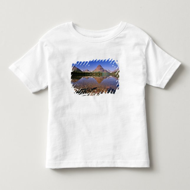 Camiseta De Bebé Las montañas se reflejan en el tranquilo lago Two  (Anverso)