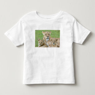 Camiseta De Bebé Leona y dos cachorros, África Oriental, Tanzania,