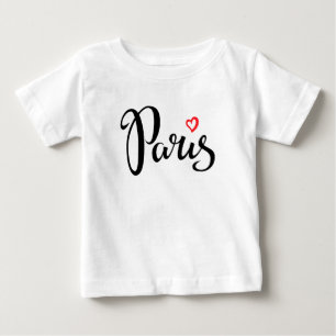 Camiseta De Bebé Letras del cepillo de París con el corazón
