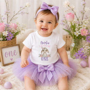 Camiseta De Bebé Liebre encima de un conejo cumpleaños número uno