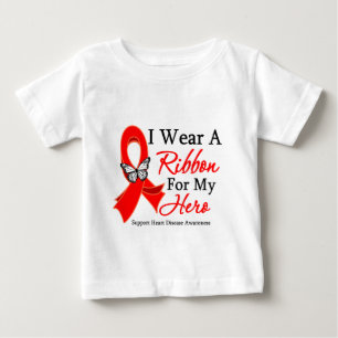 Camiseta De Bebé Llevo una cinta para mi enfermedad cardíaca del