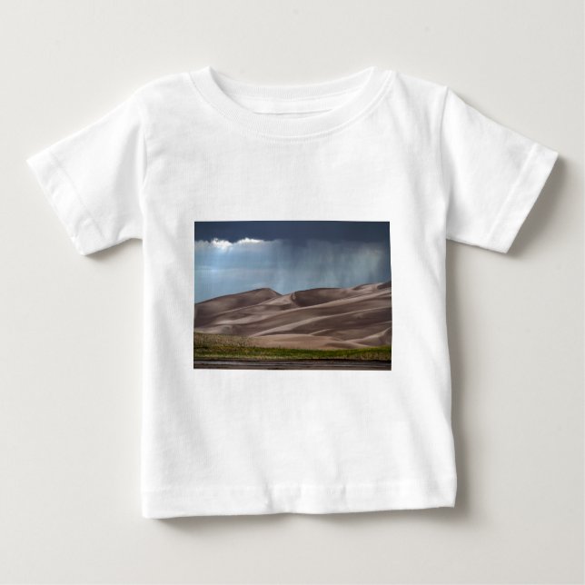 Camiseta De Bebé Lluvia en las grandes dunas de arena (Anverso)