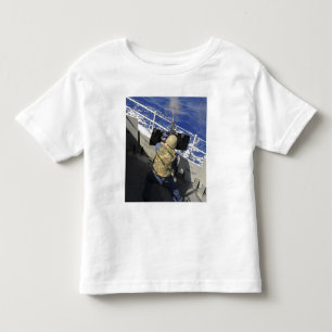 Camiseta De Bebé Los artilleros acoplan encender una ametralladora
