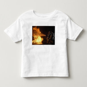 Camiseta De Bebé Los bomberos extinguen un incendio de batería simu