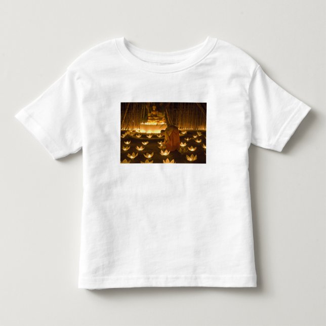 Camiseta De Bebé Los monjes encienden las velas de khom y las linte (Anverso)