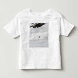 Camiseta De Bebé Los pararescuemen de la fuerza aérea conducen un