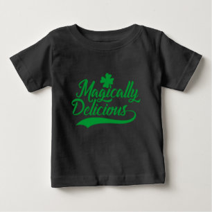 Camiseta De Bebé Magicamente Delicioso Día de San Patricio