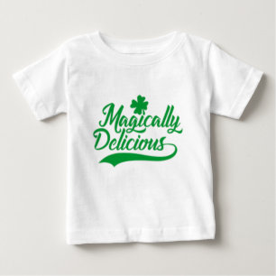 Camiseta De Bebé Magicamente Delicioso Día de San Patricio