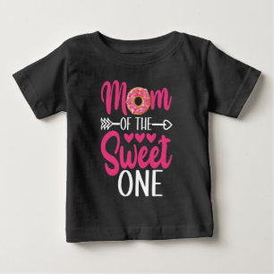 Camiseta De Bebé Mamá de la dulce un donut rociado