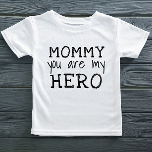 Camiseta De Bebé Mamá, eres mi Hero Simple B&W Typography