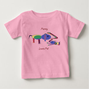 Camiseta De Bebé Mamá me ama Tee (Diseño del frente solamente)