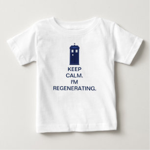 Camiseta De Bebé Mantén la calma. Estoy Regenerando.