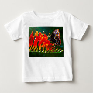 Camiseta De Bebé Mariposa morpho azul en flores de Crocosmia Lucife