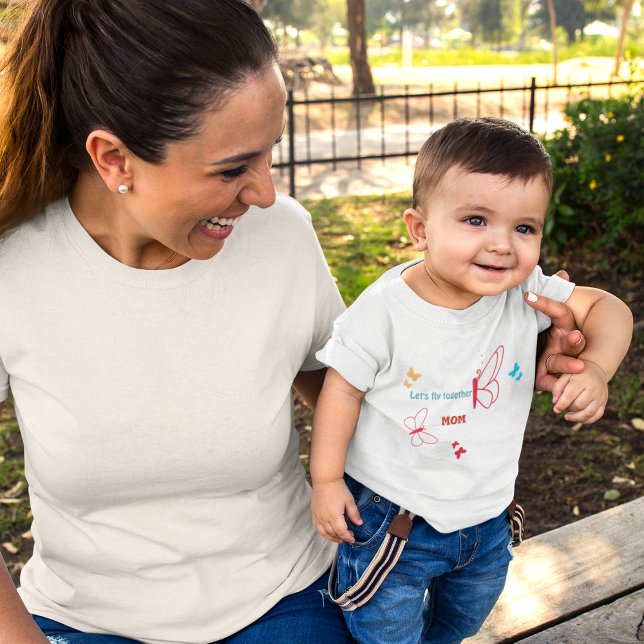 Camiseta De Bebé Mariposa Multicolor (play with kids. It's the weekend. mom, let's have a real fashion show for my dolls.)