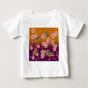 Camiseta De Bebé Mariposas japonesas en medio de flores de sakura