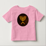 Camiseta De Bebé Menorah Flame<br><div class="desc">Una representación digital de la menorah judía de siete ramas (hebreo: מְ נ וֹ רָ ‎). La menorah de siete ramas, utilizada en el santuario portátil establecido por Moisés en el desierto y más tarde en el Templo en Jerusalén, ha sido un símbolo del judaísmo desde la antigüedad y es...</div>