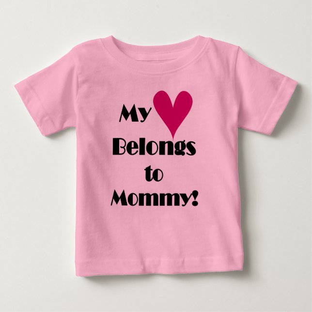 Camiseta De Bebé Mi corazón le pertenece a mamá (Anverso)