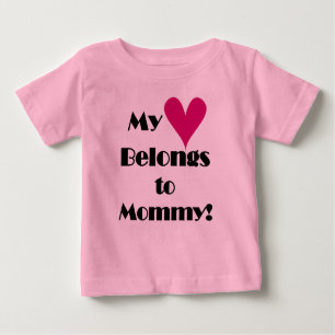 Camiseta De Bebé Mi corazón le pertenece a mamá