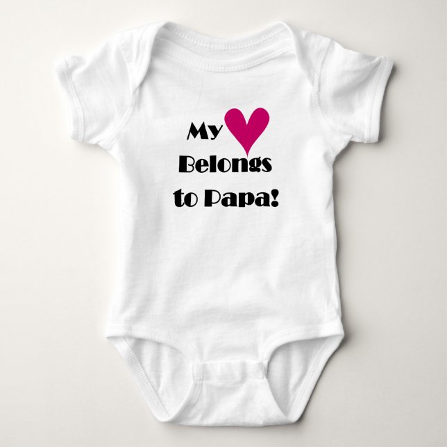 Camiseta De Bebé Mi corazón le pertenece a papá (Anverso)
