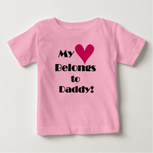 Camiseta De Bebé Mi corazón le pertenece a papá