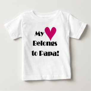 Camiseta De Bebé Mi corazón pertenece a la papá