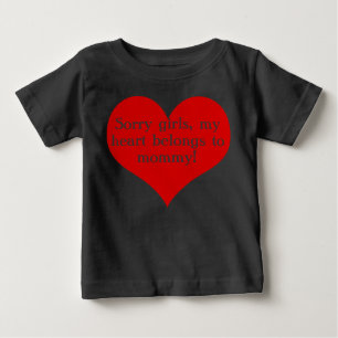 Camiseta De Bebé Mi corazón pertenece a mamá