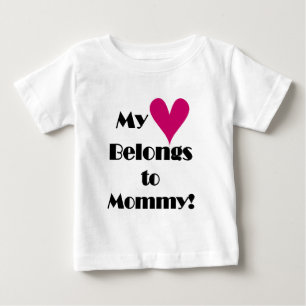 Camiseta De Bebé Mi corazón pertenece a Mami