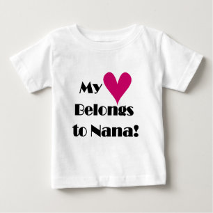 Camiseta De Bebé Mi corazón pertenece a Nana