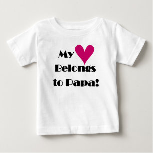 Camiseta De Bebé Mi corazón pertenece a papá