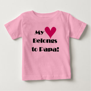 Camiseta De Bebé Mi corazón pertenece a papá