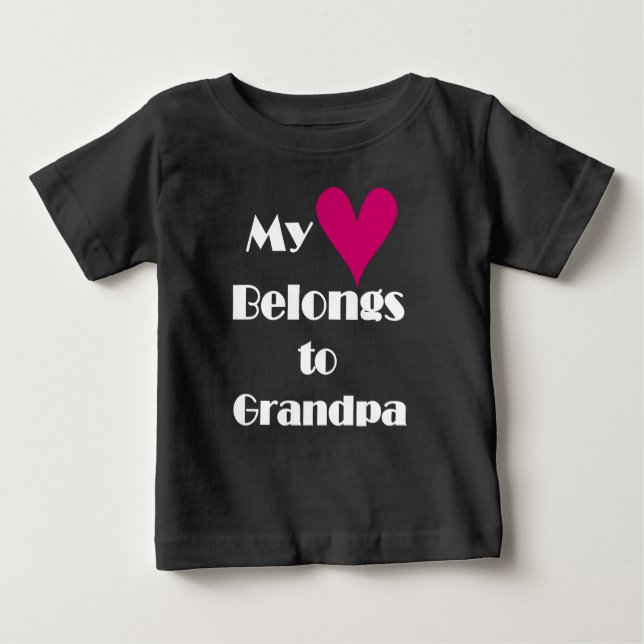 Camiseta De Bebé Mi corazón pertenece al abuelo (Anverso)