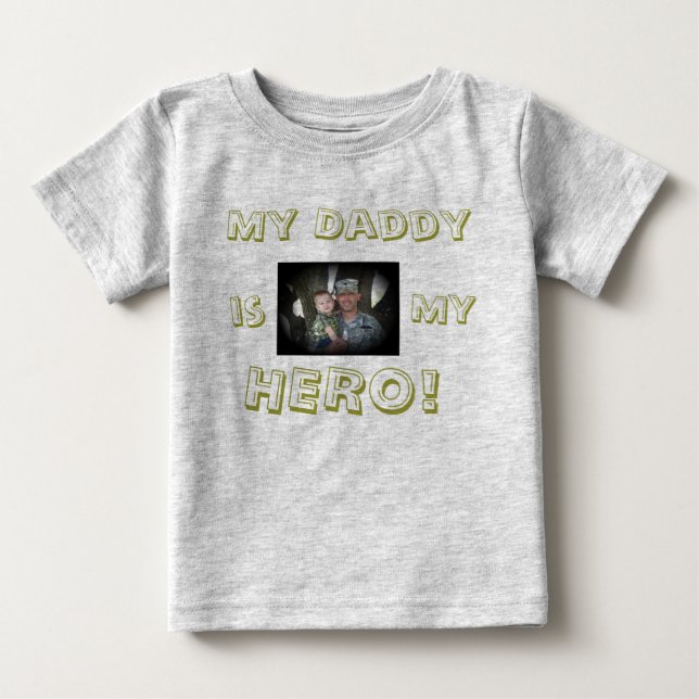 CAMISETA DE BEBÉ MI PAPÁ ES MI HÉROE 2 (Anverso)