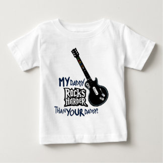 Camiseta De Bebé ¡Mi papá OSCILA MÁS DIFÍCILMENTE que su papá!