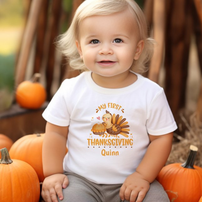 Camiseta De Bebé Mi primer nombre personalizado del Día de Acción d (My First Thanksgiving Personalized Baby T-Shirt)
