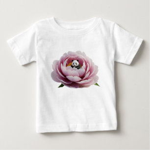 Camiseta De Bebé Miniatura de panda descansando en peonía con rocío