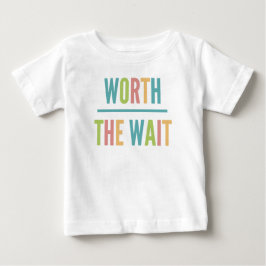 Camiseta De Bebé Moderno digno de la espera - adopción, recién