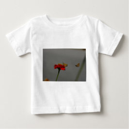 Camiseta De Bebé Modos y zinnia roja