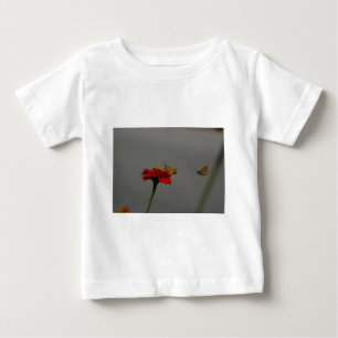 Camiseta De Bebé Modos y zinnia roja