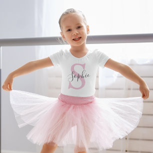 Camiseta De Bebé Monograma de nombre personalizado moderno rosa