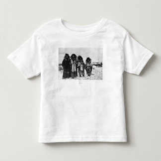 Camiseta De Bebé Mujeres esquimales en la fotografía de Alaska