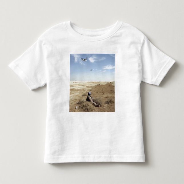 Camiseta De Bebé MV-22B Ospreys sobrevuelan el corpismo del hospita (Anverso)