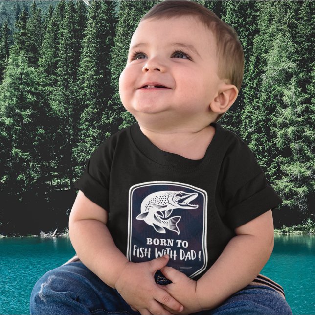 Camiseta De Bebé Nacido para pescar con papá un pez muskie (Cute kid's fishing shirt with a muskie. Born to Fish With Dad!)