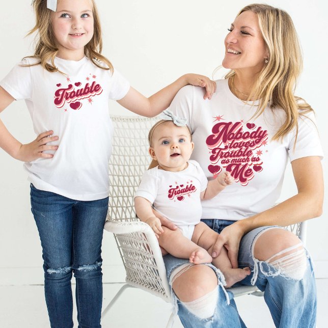 Camiseta De Bebé Nadie ama los problemas tanto como yo, mami y yo (Subido por el creador)