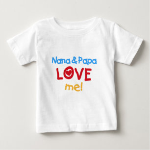 Camiseta De Bebé Nana y la papá me aman