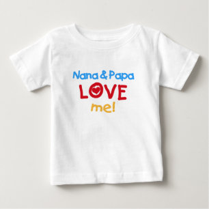 Camiseta De Bebé Nana y la papá me aman