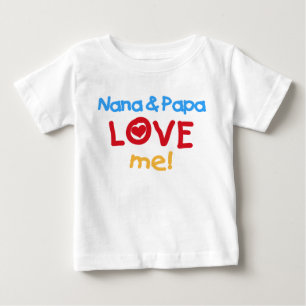 Camiseta De Bebé Nana y la papá me aman