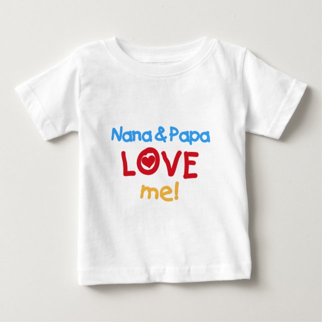 Camiseta De Bebé Nana y papá me aman (Anverso)